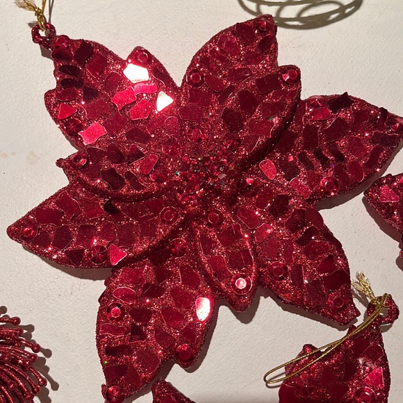 20 Red and Green Sparkly Ornaments - Picture 2 of 7